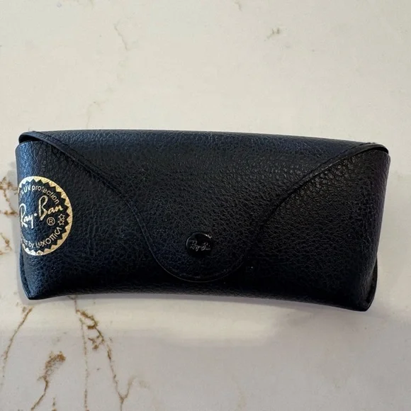 Authentic Black Ray Ban Hard Side Aviator Eyeglasses / Sunglasses Case ONLY - Picture 2 of 4